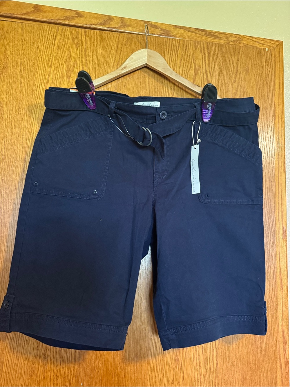 Gloria Vanderbilt Navy Cargo Shorts with Belt
